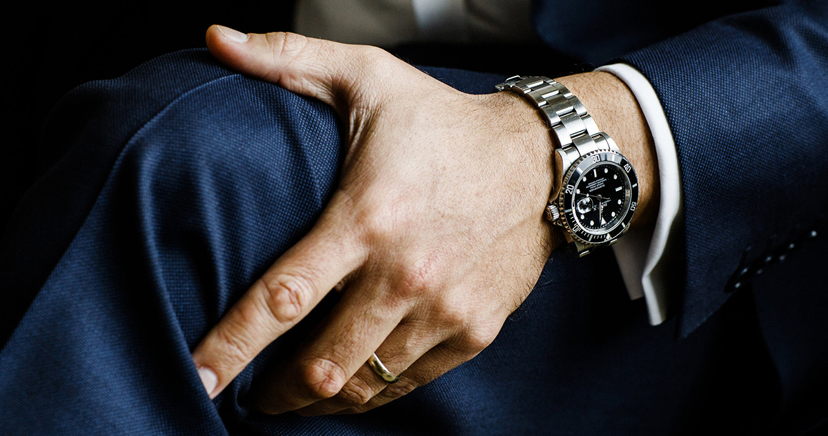 Best Watches to Wear With a Suit (2025): A Complete Style Guide