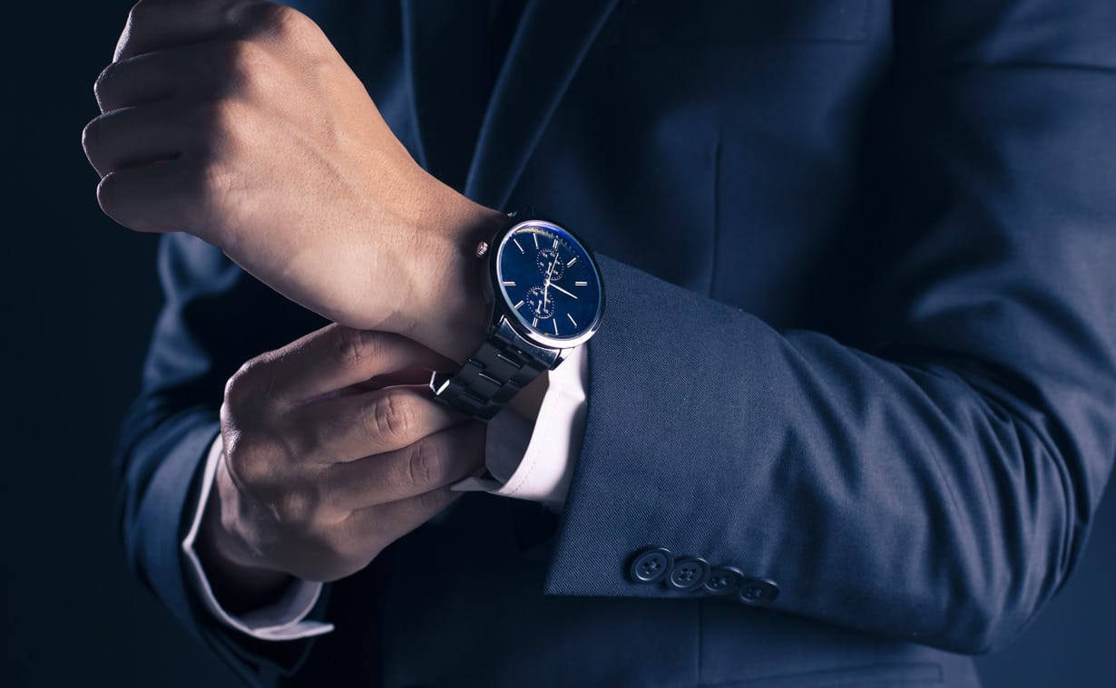 Best Watches to Wear With a Suit (2025): A Complete Style Guide