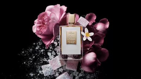 This Perfume Has Rihanna Smelling Like Heaven