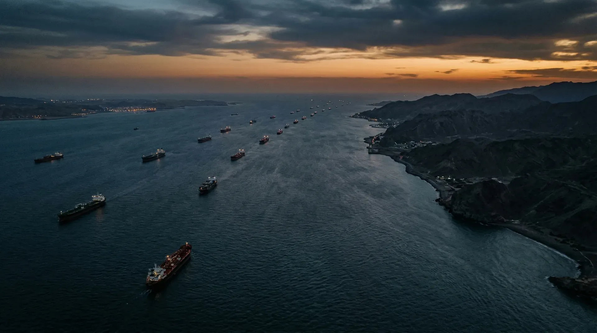 Netanyahu koppelt Israëlische steun aan VS-aanvallen direct aan heropening Hormuz