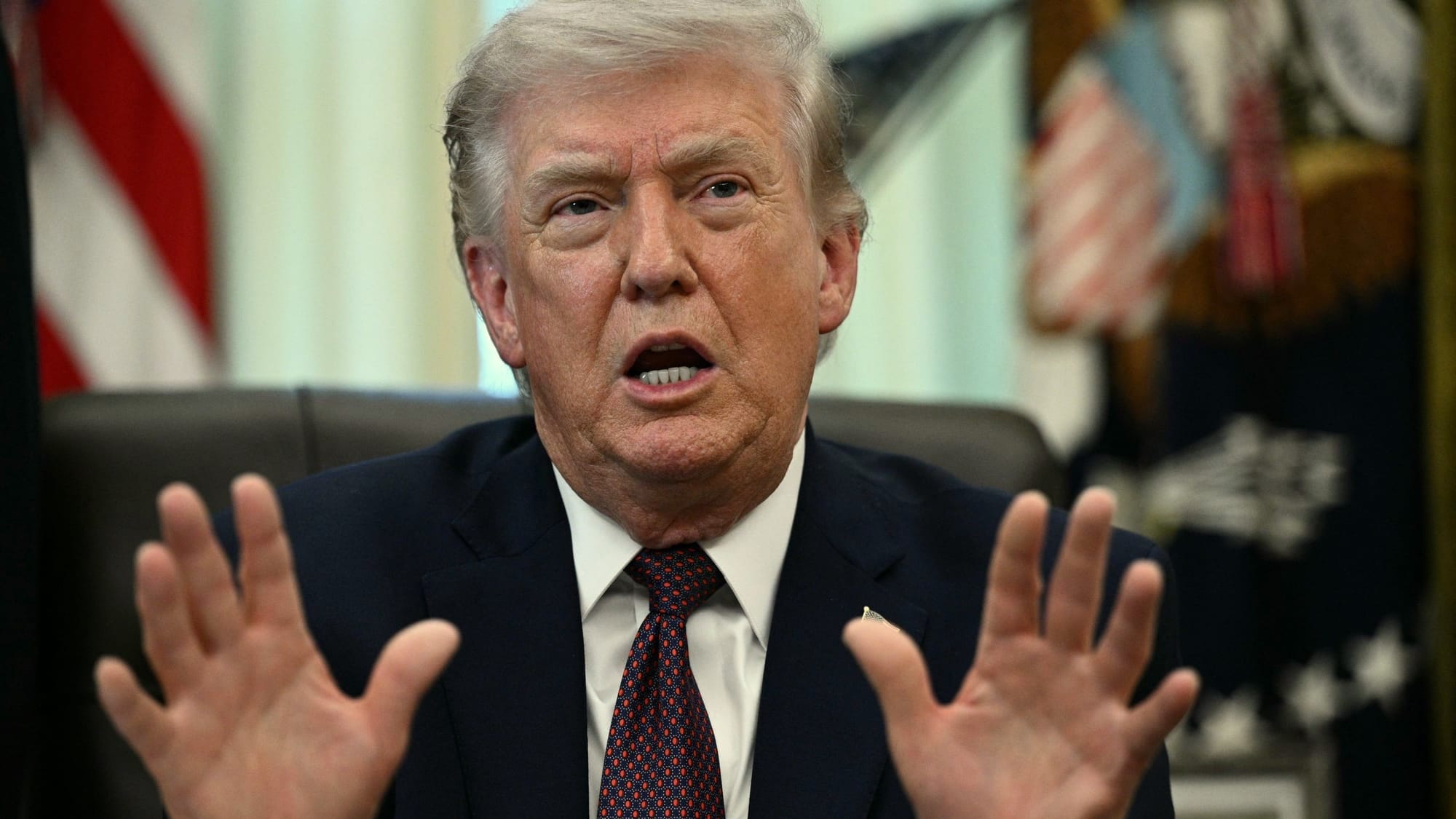 Trump dreigt VK-handelsakkoord open te breken: handel als wapen in Iran-conflict