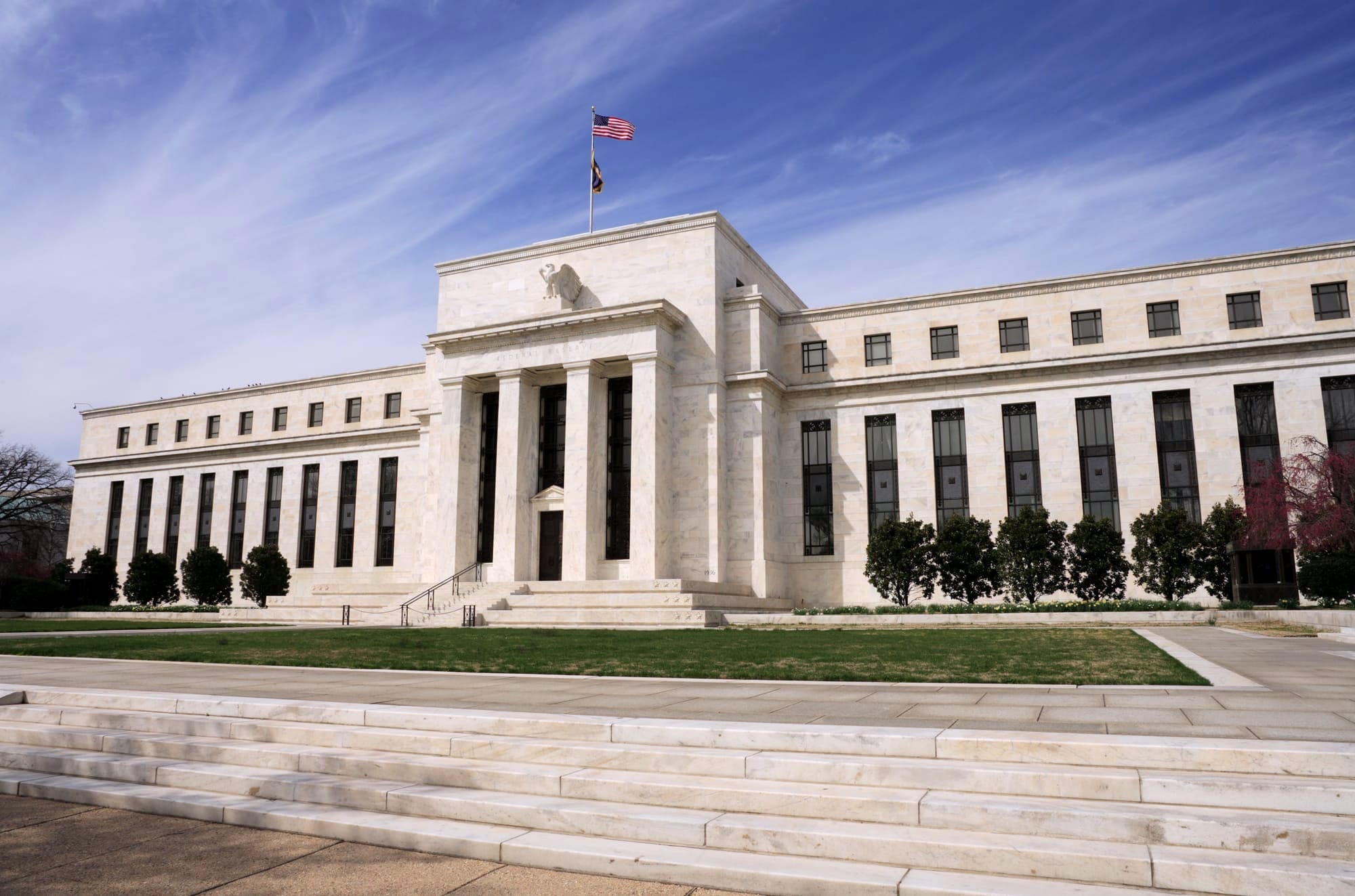 Amerikaanse inflatie versnelt naar 3,8%: energie-aanbodschok zet Fed voor onmogelijke keuze