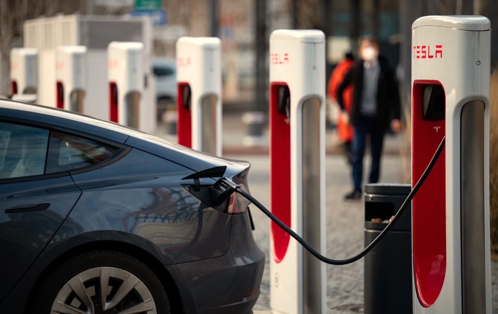 Wat kost een Tesla je echt per maand? De echte rekening voor 2026