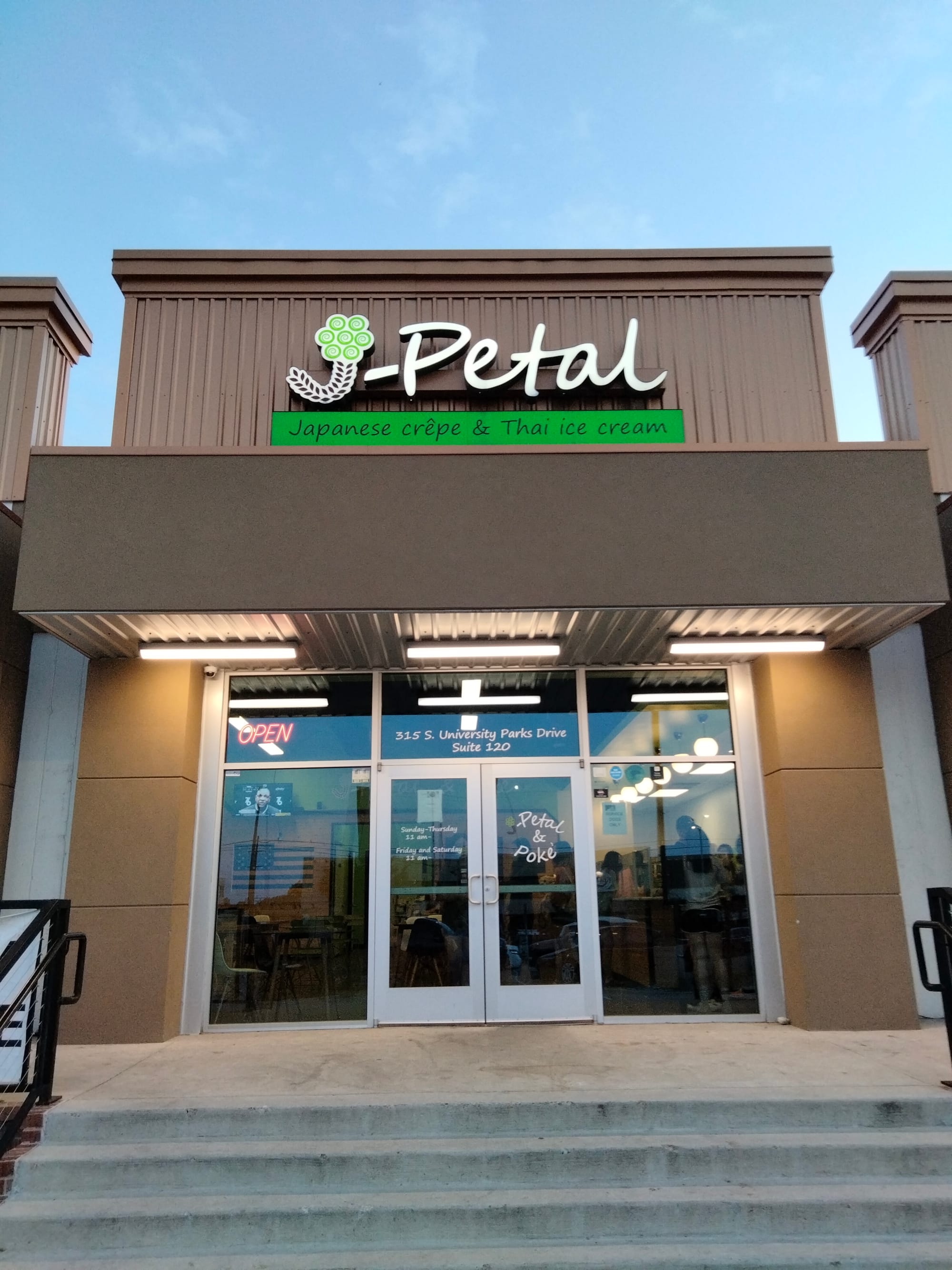 The front entrance to J-Petal & Poke, one of the best dessert places in Waco