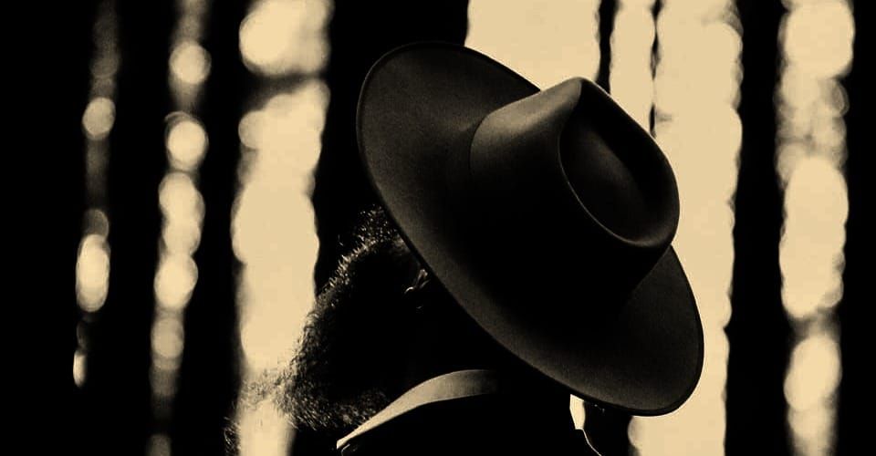 TENDERLY, I HOLD IT ALL