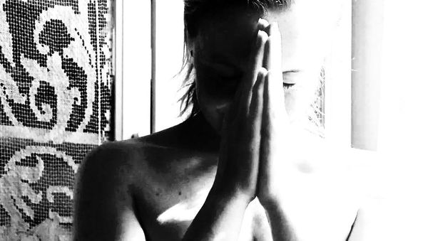 RECEIVING (THE FEMININE)