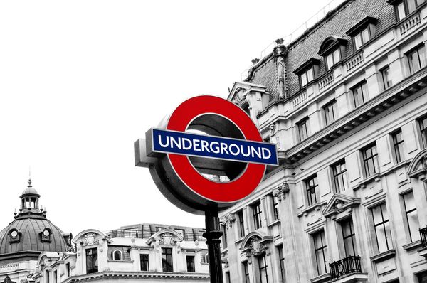 Developer, Financier, Designer: Building Hybrid Projects outside the University