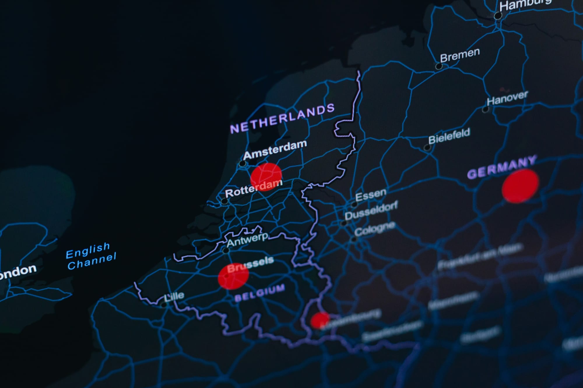 Dutch Government Urges Businesses to Prepare for Blackouts and Cyberattacks