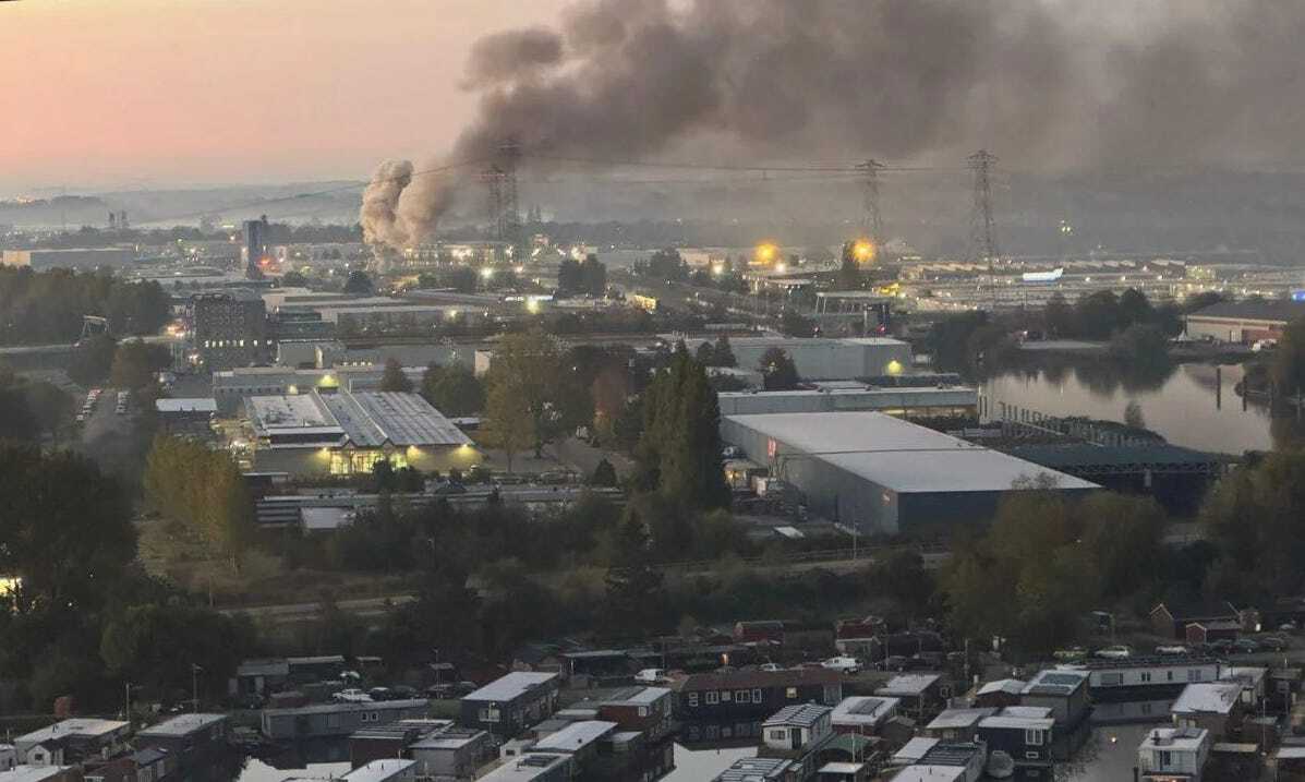 Fire at Metal Recycling Company Causes Thick Smoke and Stench Over Groningen