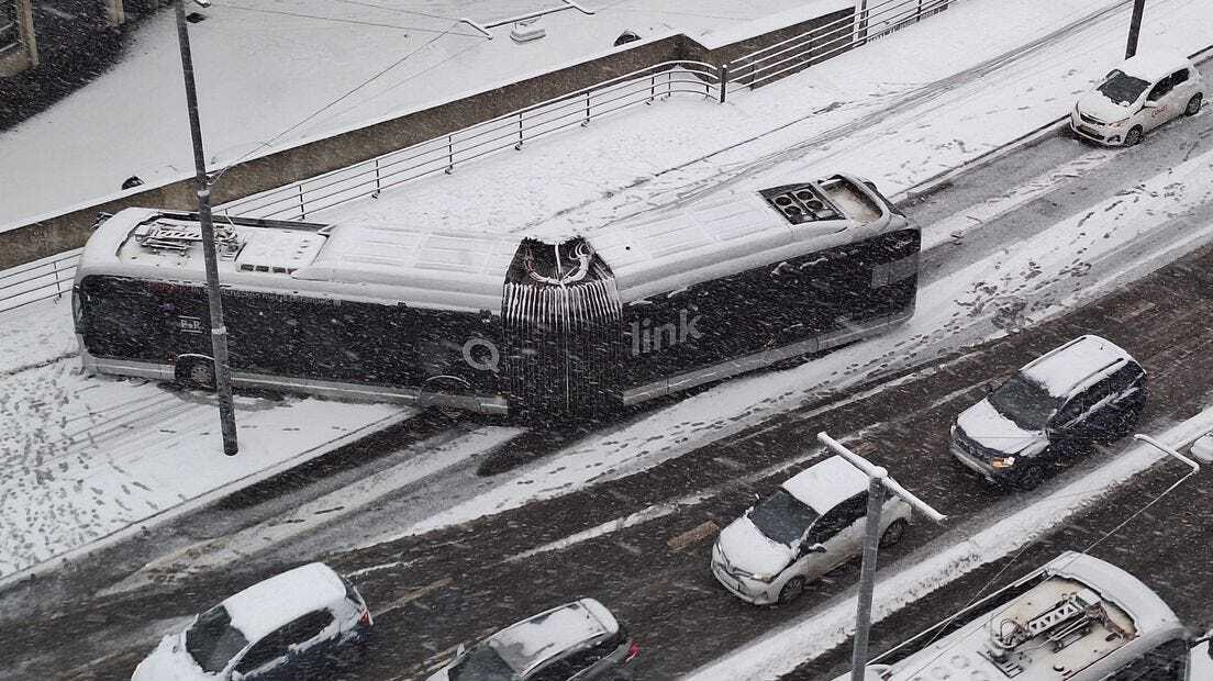 Heavy Snowfall and Extreme Slippery Conditions Halt Bus Services in Groningen
