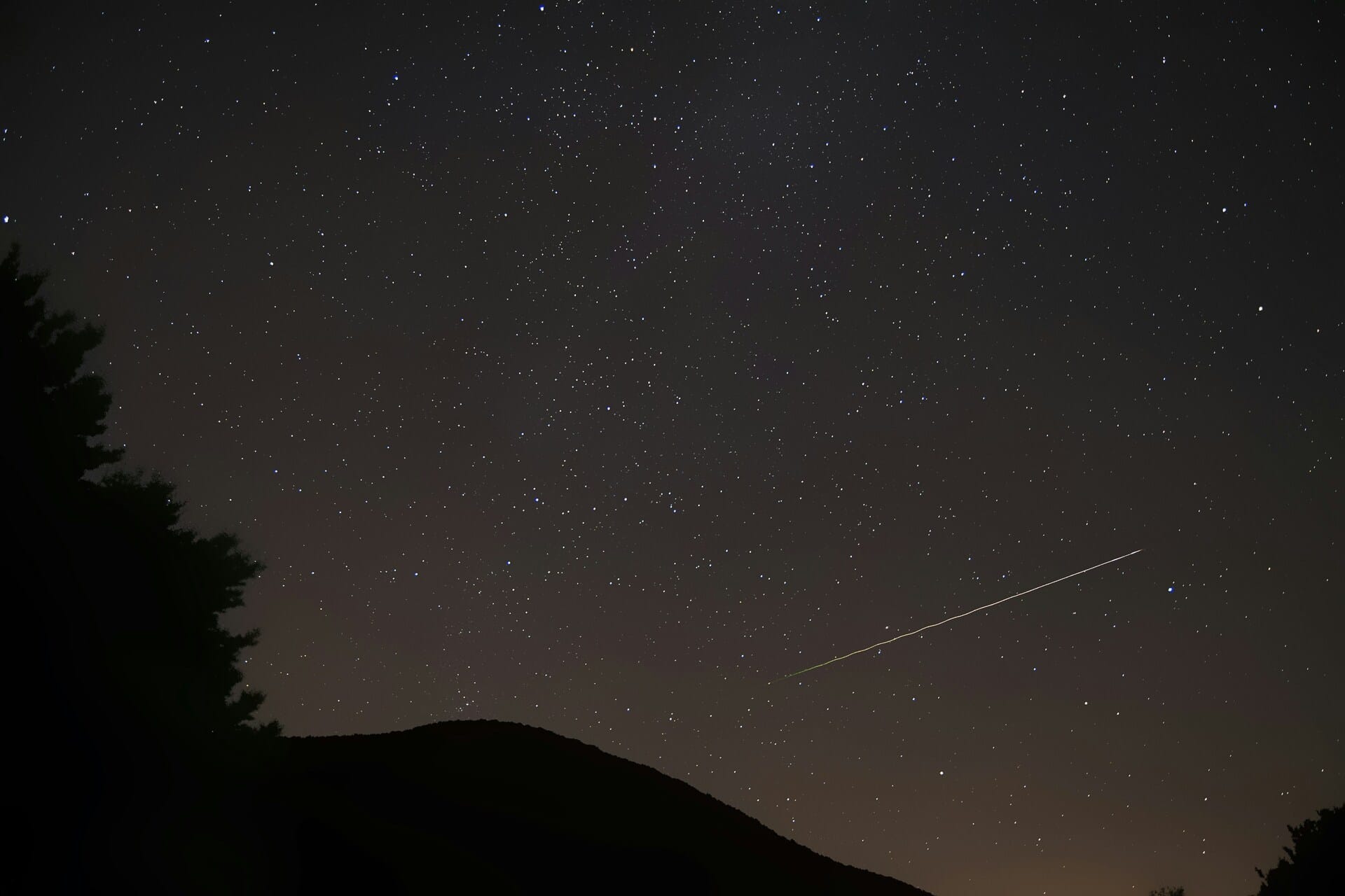 Dozens of Shooting Stars Expected Over Netherlands This Weekend