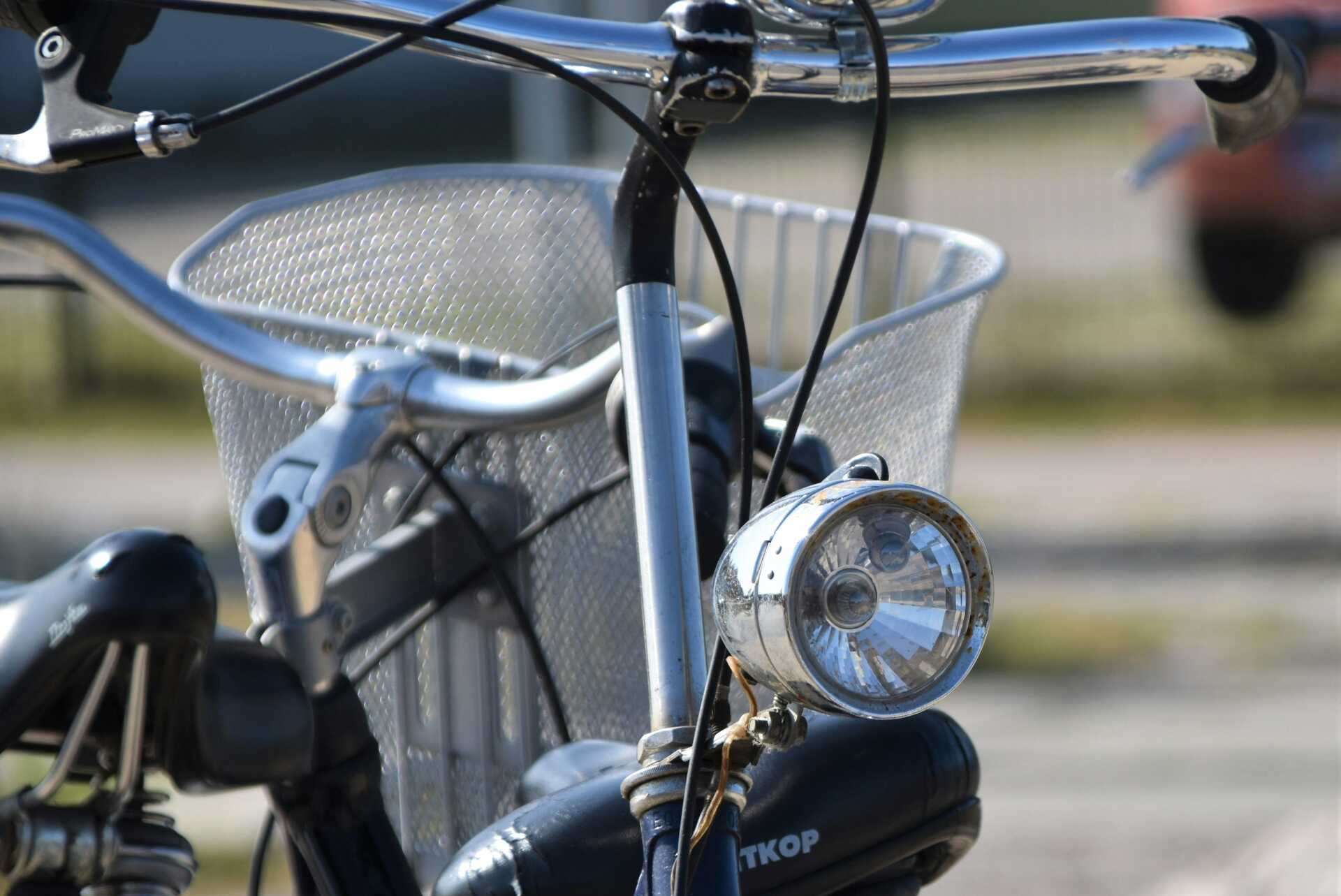 Police Issue Fines During Bicycle Lighting Check in Groningen