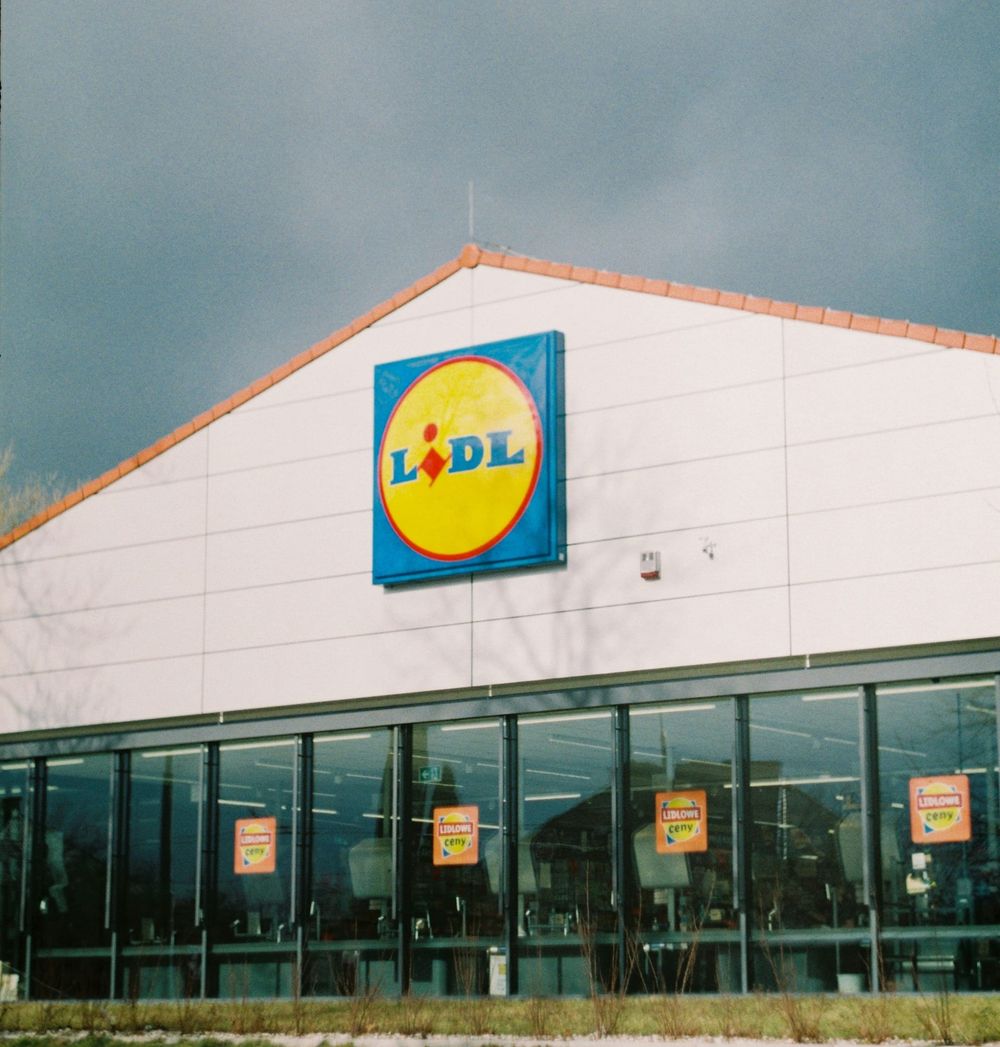 Lidl Turns Unsellable Food Into Animal Feed in First-of-Its-Kind Dutch Pilot post image