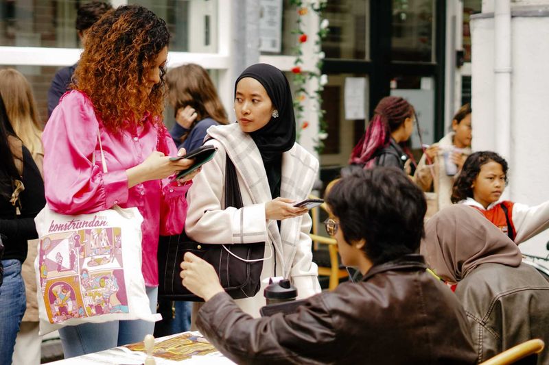 Student Society Organised a Bazaar to Share Indonesian Culture post image