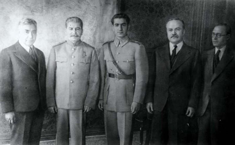 Нөхөр Сталин Ираны шахаас зөвшөөрөл гуйсан нь