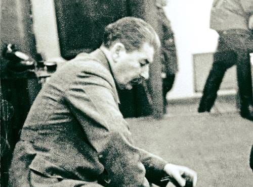 Сталин олзлогдох шахсан нь