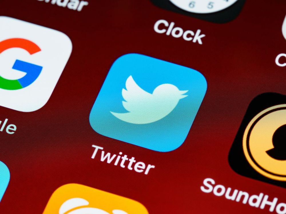 Как удалить себя из списков в Twitter