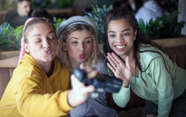 Как сделать резервную копию подписок Instagram*