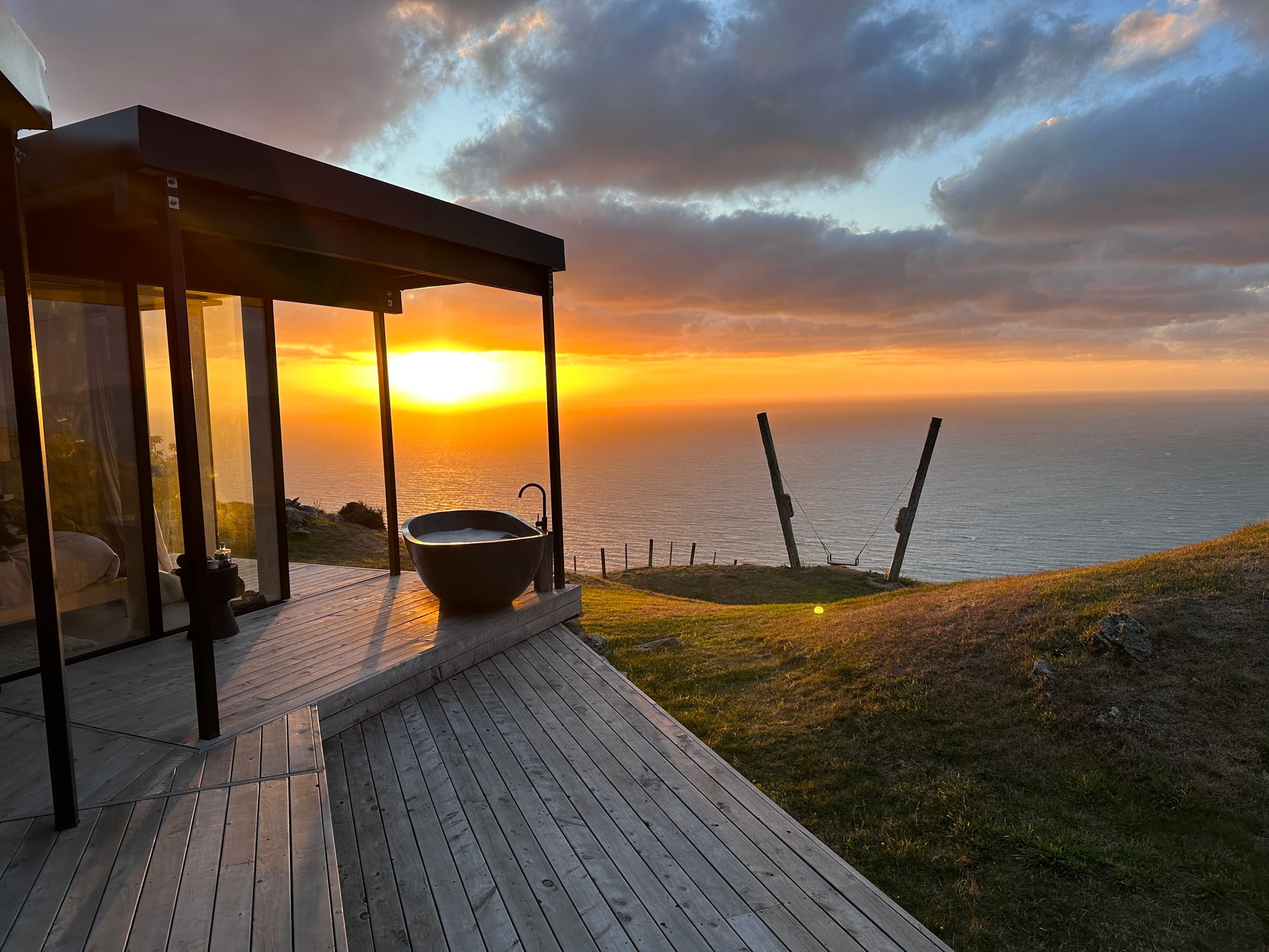 Coastal cliffs of Paekākāriki, New Zealand.