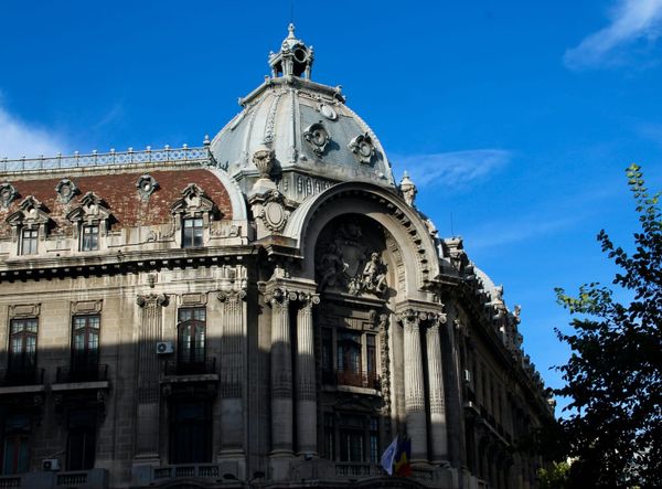 Flights from California to Bucharest have dropped well below $700 for late summer 2026 post image