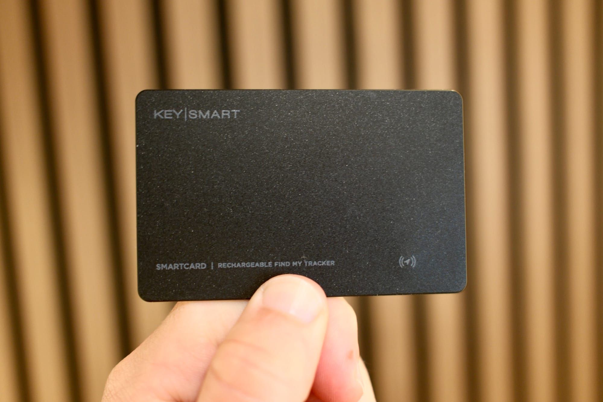 iPhone and Android users can both use this one tracking card