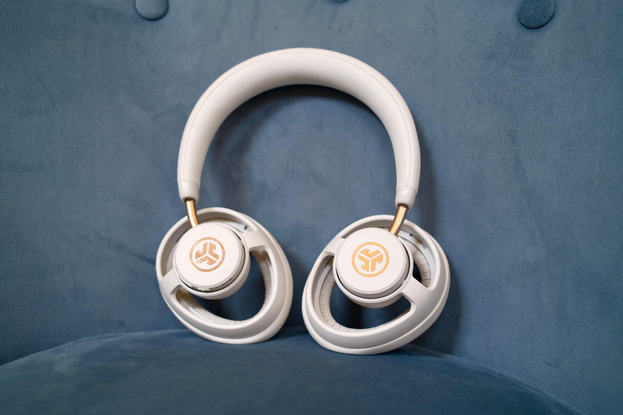 These $99 wireless headphones fix a problem most over-ear models still have