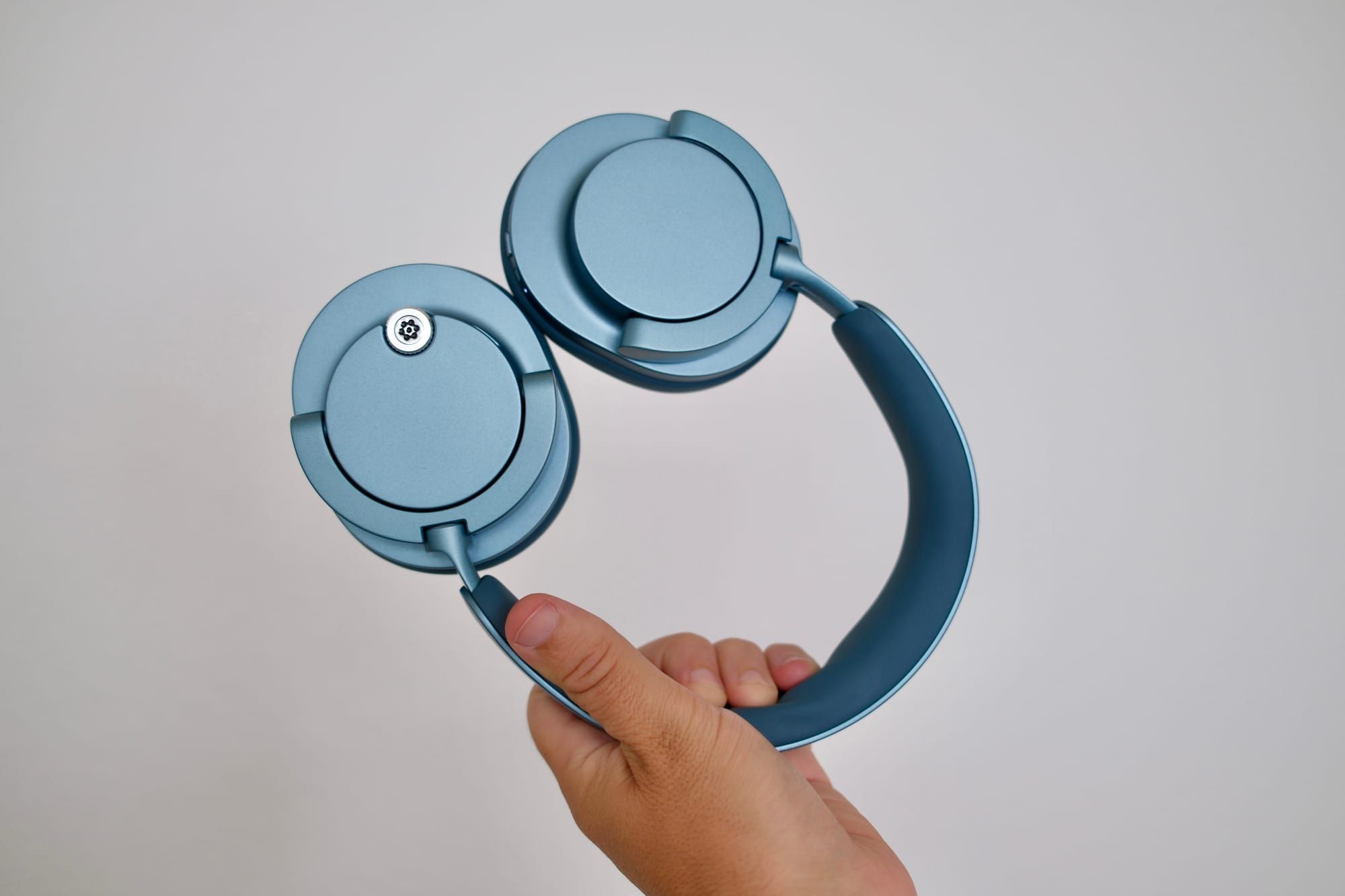 I tested the headphones everyone keeps seeing on Instagram. Here’s my verdict
