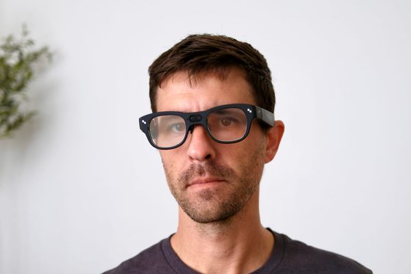 Smart glasses with a screen in the lenses are the future, but the details are fuzzy