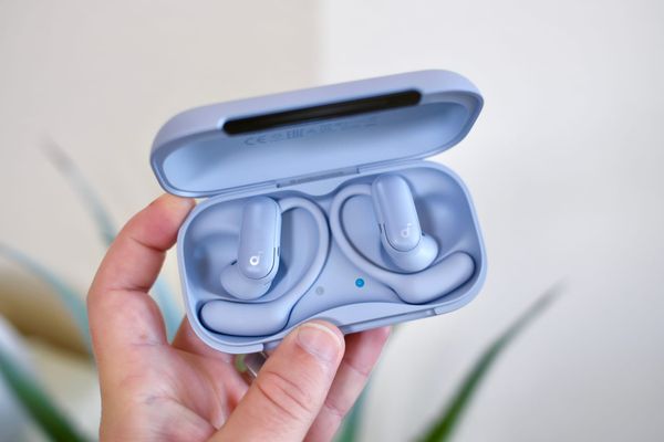 These open earbuds can switch to noise-canceling and might be an athlete's dream