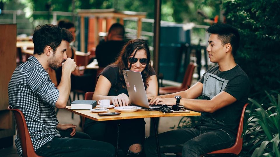 Cybersecurity Startups in the Quantum and AI Era: Trends, Tools, and Opportunities