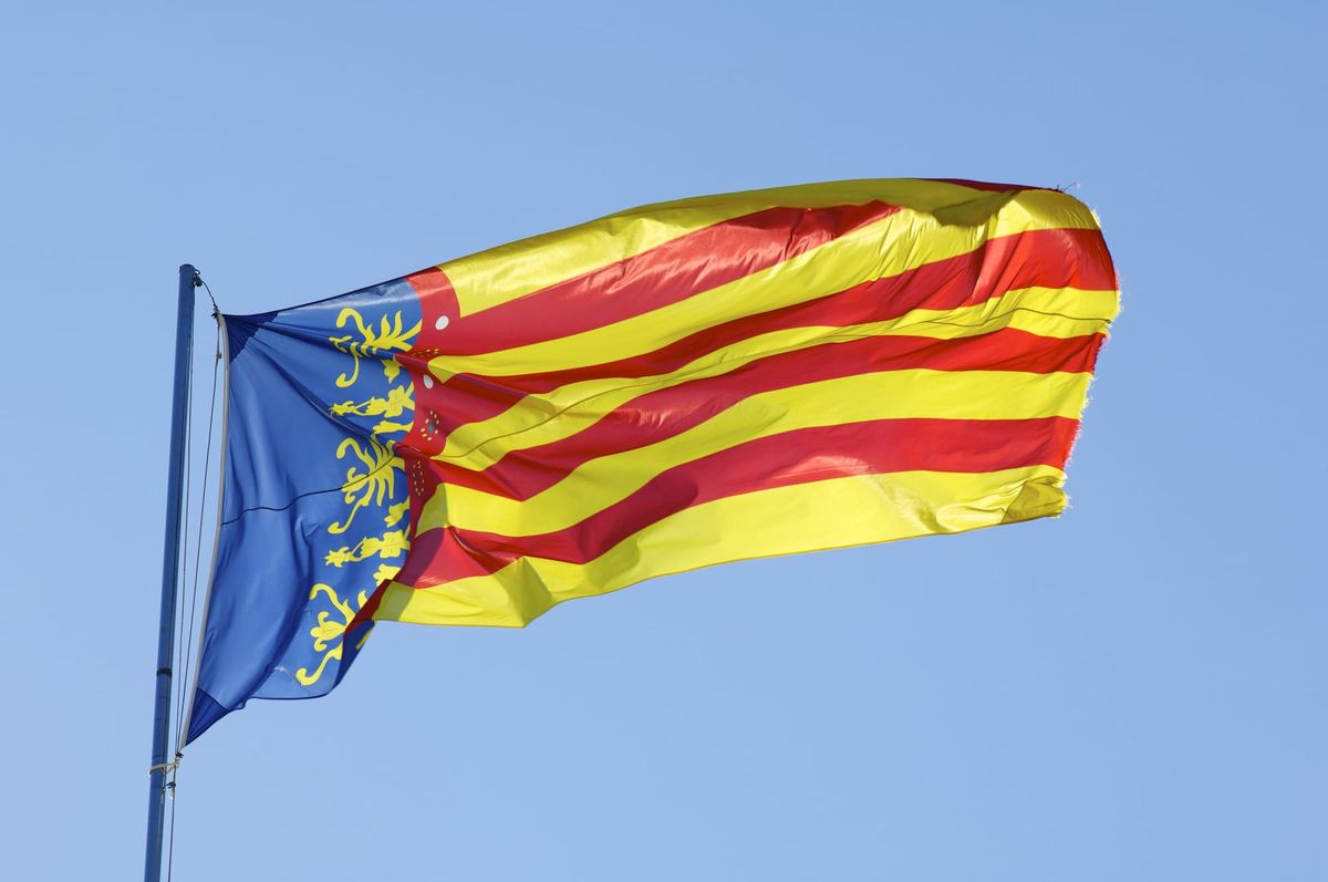 Is It Rude to Speak Spanish in Valencia?