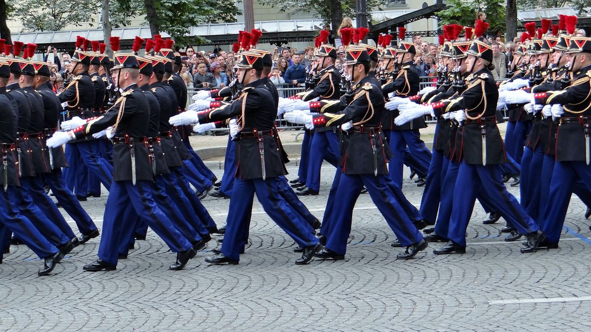 «Accepter de perdre nos enfants» : pourquoi les propos du chef de l’armée ont déclenché une polémique ? - «Accept losing our youth» : Why the French army chief’s remarks sparked a controversy? (Level C1-C2)