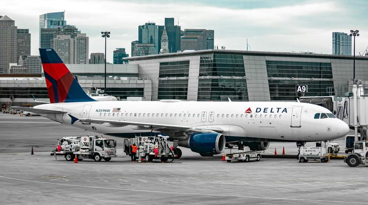 Delta Air Lines (DAL)
