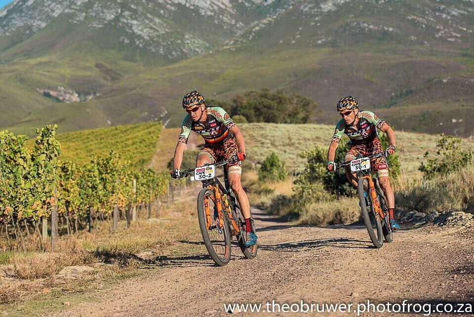 Românii au fost în top la Absa Cape Epic, cel mai greu concurs MTB din lume