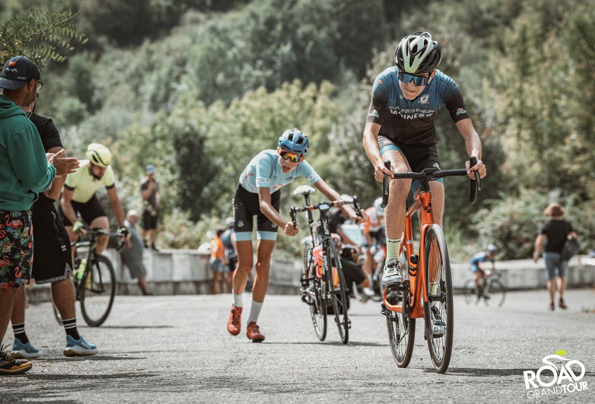 Road Grand Tour - The Wall
