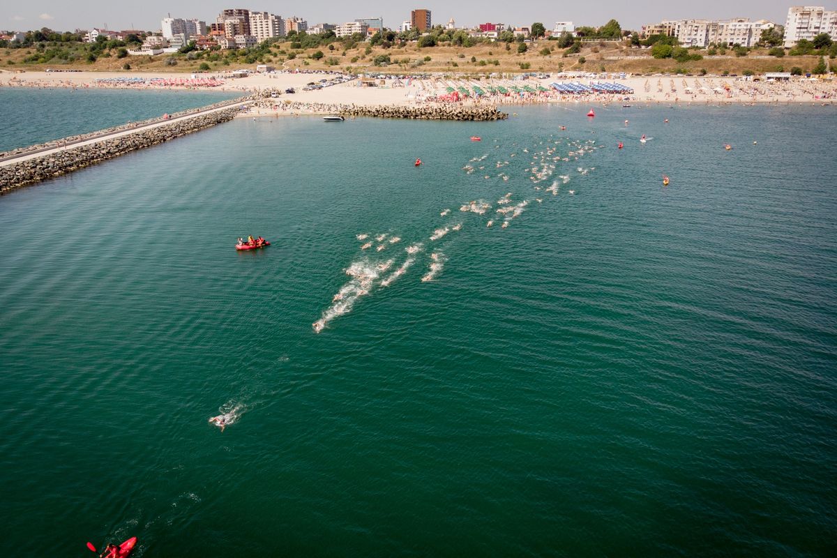 Hai la Aqua Challenge 2022, concurs de înot în Marea Neagră