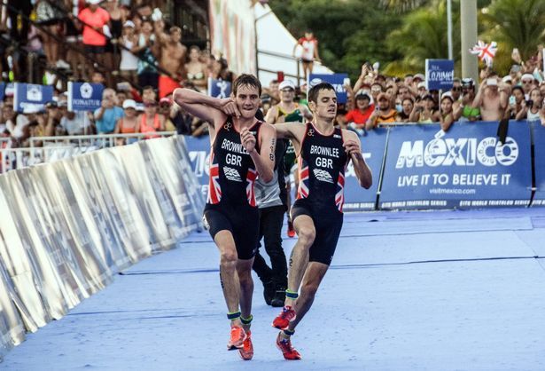 Clipe dramatice pentru Jonny Brownlee. Aproape să leșine, a pierdut titlul mondial în ultimii 700 m