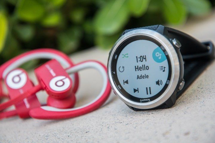 Noutate: Garmin Forerunner 645 Music GPS Watch