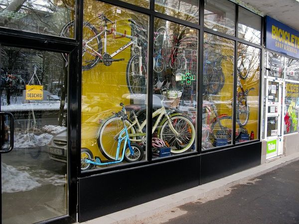 BikeXCS şi-a relansat magazinul din Baba Novac (galerie foto)