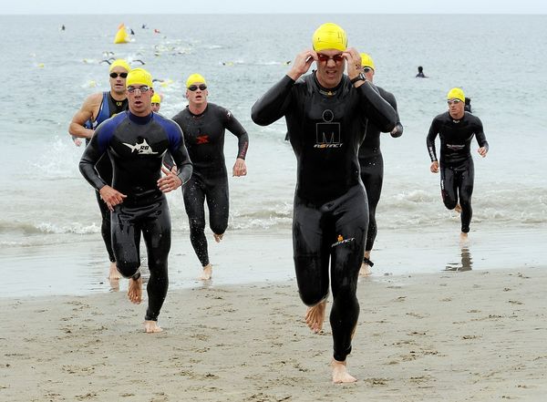 Concurs de triatlon - iesire apa