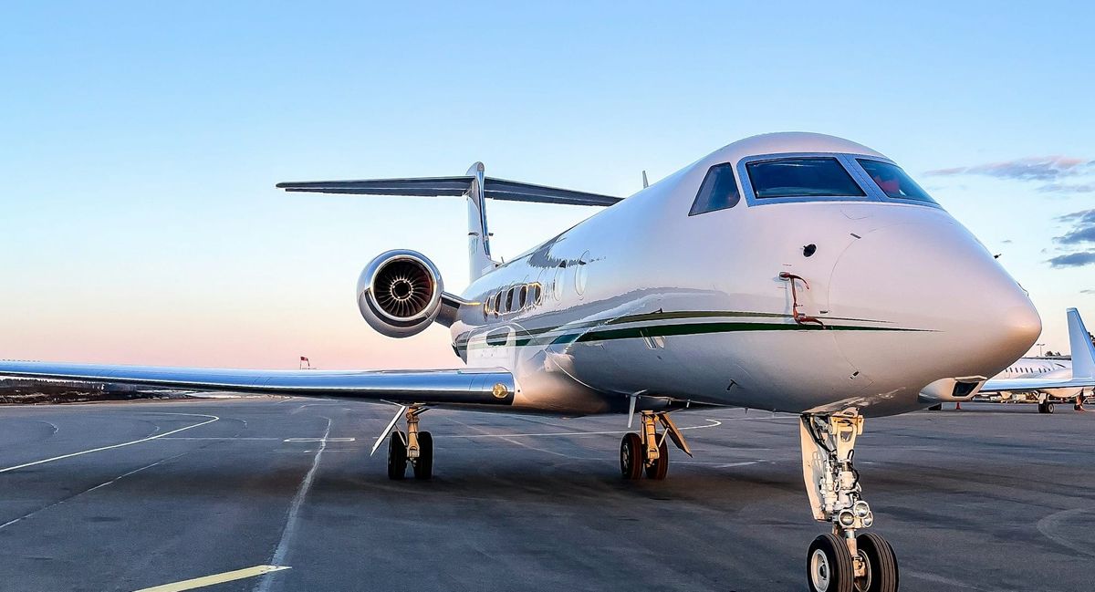 Who Pays Overflight Charges in an ACMI Wet Lease?