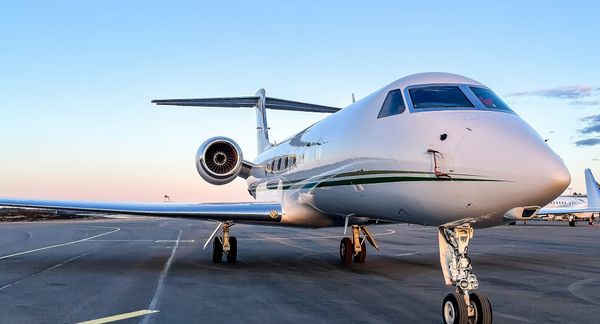 Who Pays Overflight Charges in an ACMI Wet Lease?