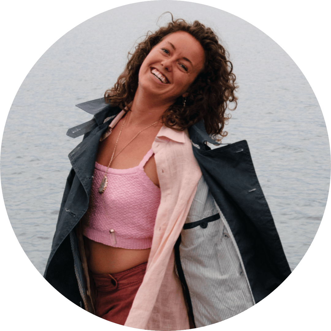 Ariel O'Mara ✦ Cosmic Scribe & Threshold Guide