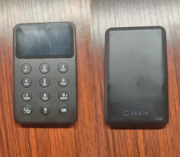 Evaluación completa de SafePal: sin cables USB, una cartera de hardware adecuada para usuarios comunes