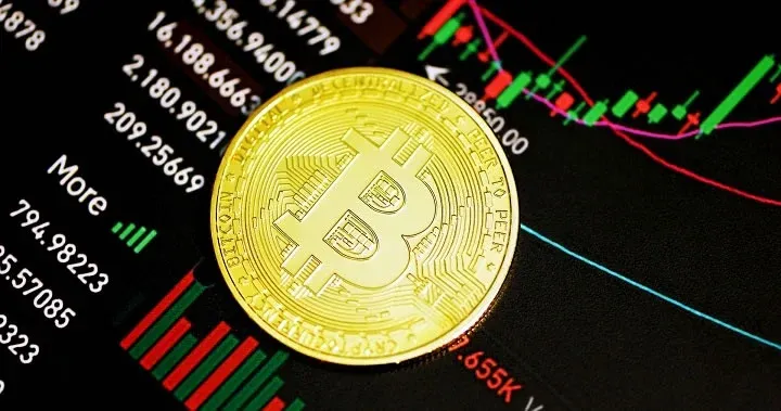 El repunte de la compra al contado no disfraza la incertidumbre del mercado, el Delta Skew de opciones está sesgado a la baja y el aumento del sentimiento de riesgo frena el avance de Bitcoin