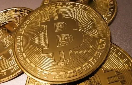 四張圖表顯示比特幣正在築底：價格回落至6萬美金附近