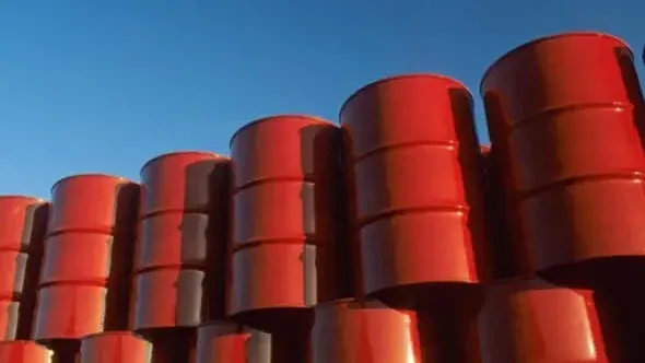 Fluctuación del precio del petróleo en 2026 y riesgo de estanflación