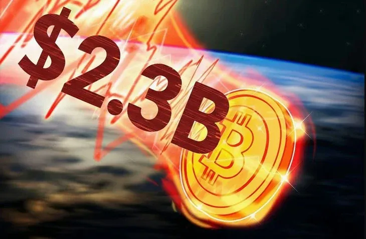 比特幣(BTC)價格腰斬:23 億美元暴跌創 2021 年以來最大跌幅,拋售加劇
