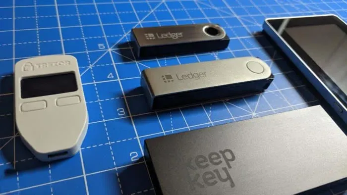 Which Bitcoin hardware wallet is best? How to choose a Bitcoin hardware wallet?