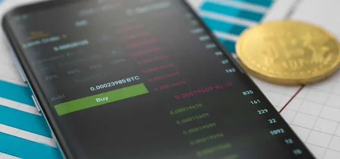 Gráfico de barras do ranking dos 10 maiores volumes de negociação de exchanges de cripto em 2022